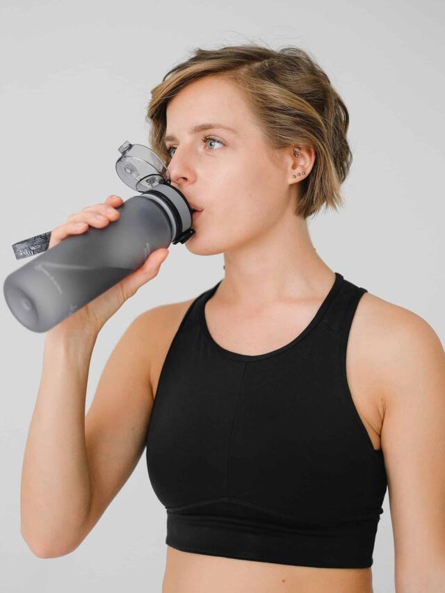 Which plastic water bottle is safe for drinking water?